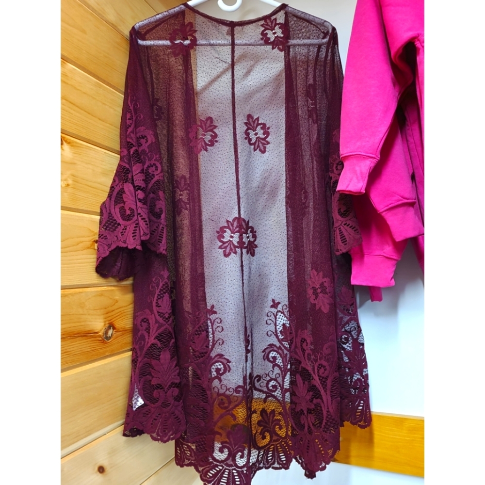 Lace shall/blouse